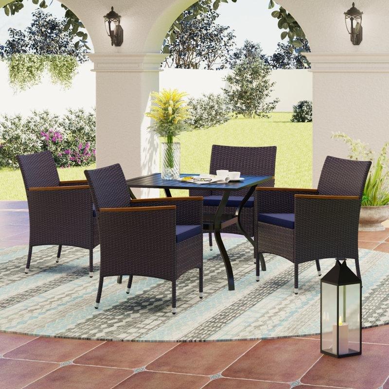 Siyah Metal ve Rattan Minderli Şemsiye Delikli Kare Bahçe Masa Takımı - 214429