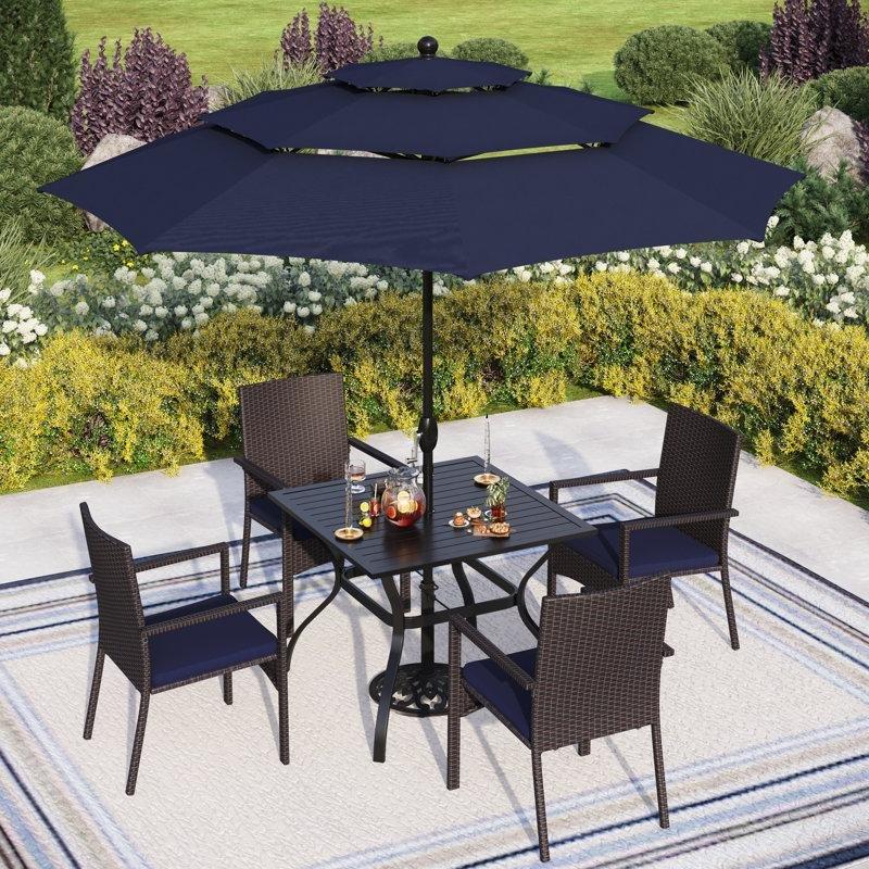 Siyah Metal ve Rattan Şemsiyeli Minderli 4 Kişilik Bahçe Masa Takımı - 216002