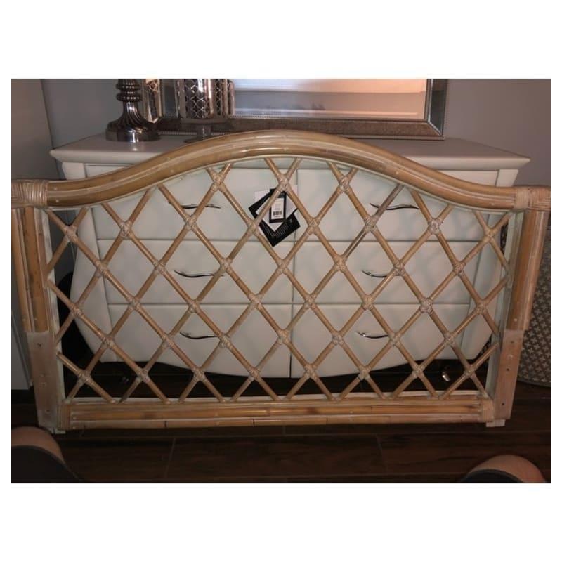 Beyaz Eskitme Rattan ve Ahşap Kafes Örgülü Yatak Başlığı - 141 cm - 334783
