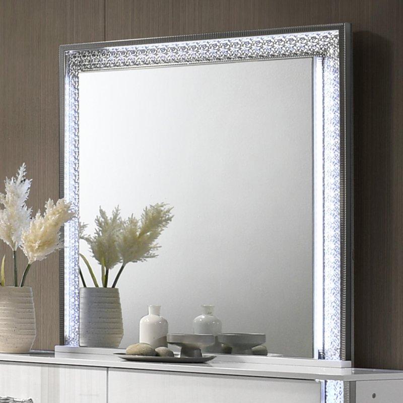 Beyaz Laminat LED Aydınlatmalı Aynalı 6 Çekmeceli Şifonyer - 150 cm - 301323