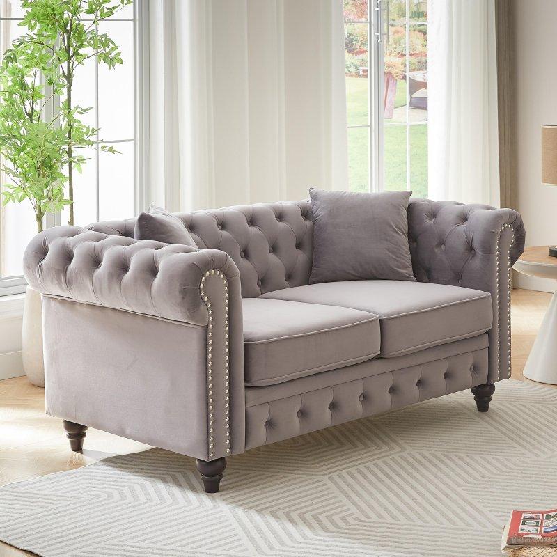 Gri Kadife Kapitoneli Zımba Detaylı Kıvrık Kollu 2 Yastıklı Ahşap Ayaklı Bohem Koltuk - 162 cm - 287149